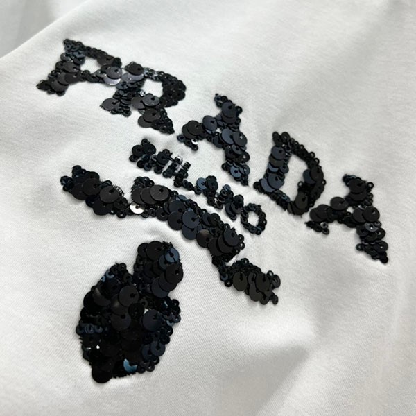 プラダ 刺繍入り インターロック クロップドTシャツ 偽物 ショート 3560AR 103H通販